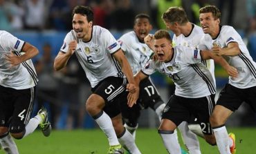 Euro 2016 : Top 5 des gestes fous et insolites lors d'Allemagne - Italie