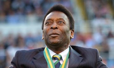 Pelé ne va pas se faire que des amis...