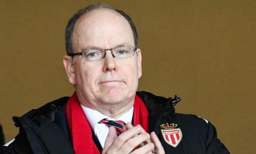 Mercato / Monaco : le prince Albert II tire quelques oreilles